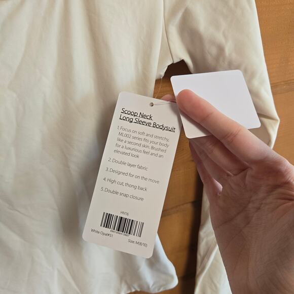 Heynuts Scoop Neck Long Sleeve Double Layer Bodysuit White Opal NWT M High Cut - Picture 4 of 5